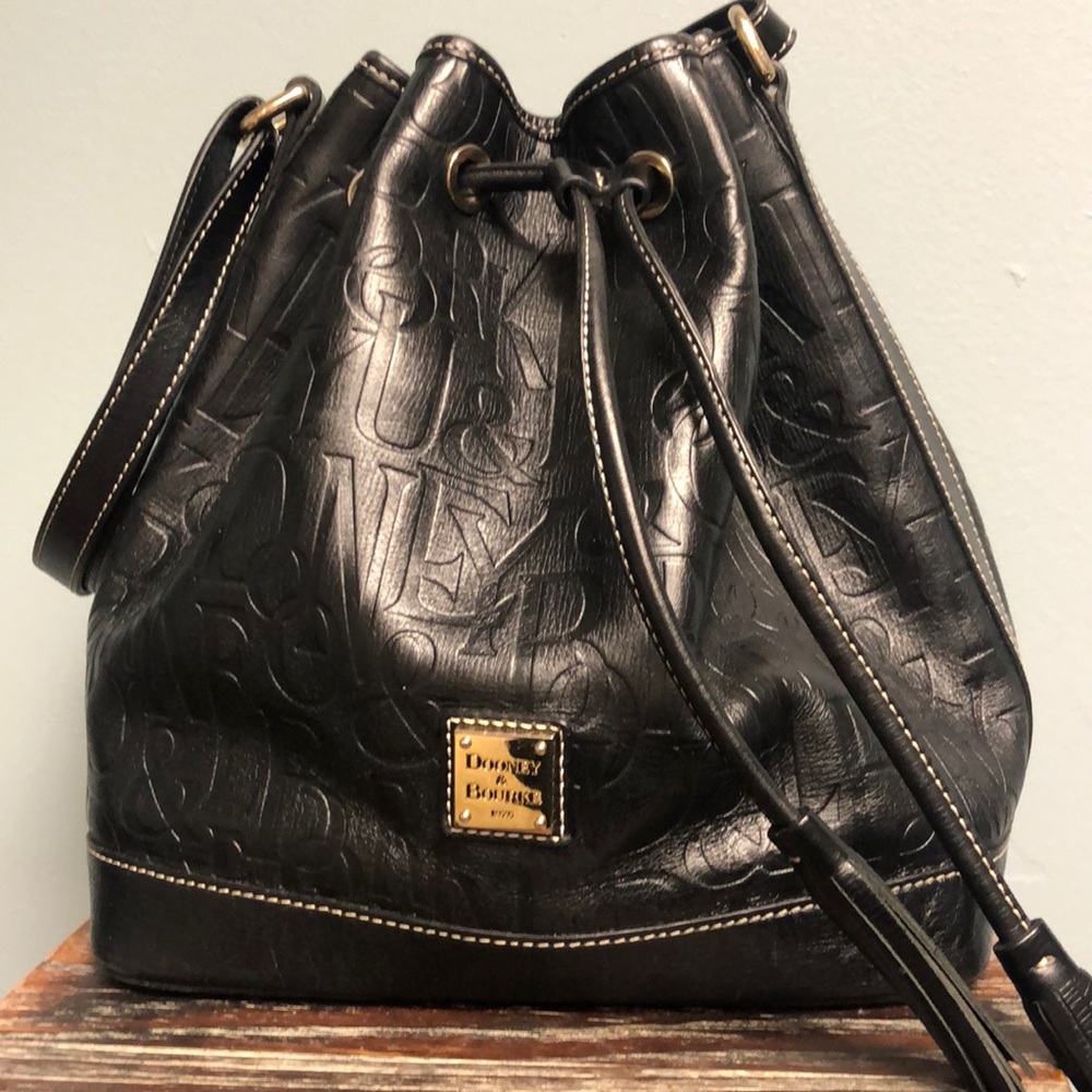 Dooney & Bourke bucket bag